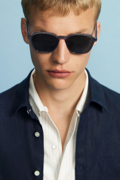 Leinenhemd mit normaler Passform – Dunkelblau – ARKET DE