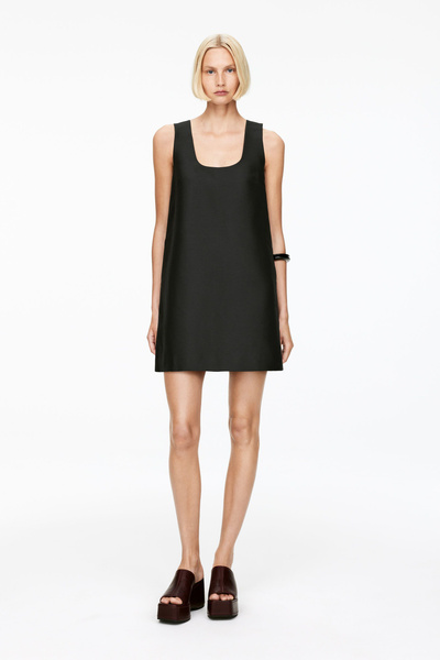 Robe courte sculpturale – Noir – Femme – ARKET FR