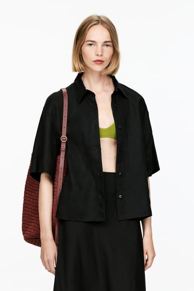 Chemise décontractée en lin – Noir – Femme – ARKET FR