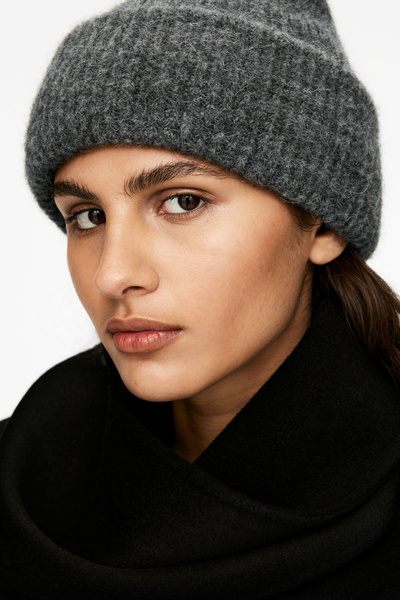 Alpaca-Merino Blend Beanie – Dark Grey – Women – ARKET GB
