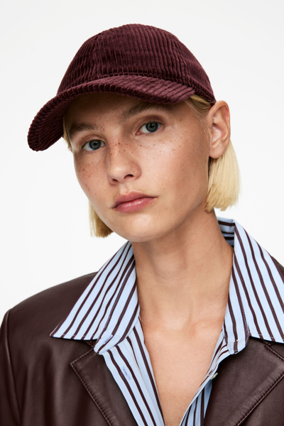 Red Codro Wool Cap Corduroy Cap – Dark Red – Women – ARKET WW