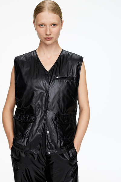 Light Padded Nylon Vest – Black – Women – ARKET WW