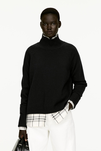 Pull en laine à col roulé – Noir – Femme – ARKET FR