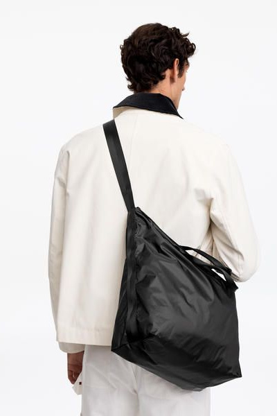 Ripstop Messenger Bag – Black – Men – ARKET NL